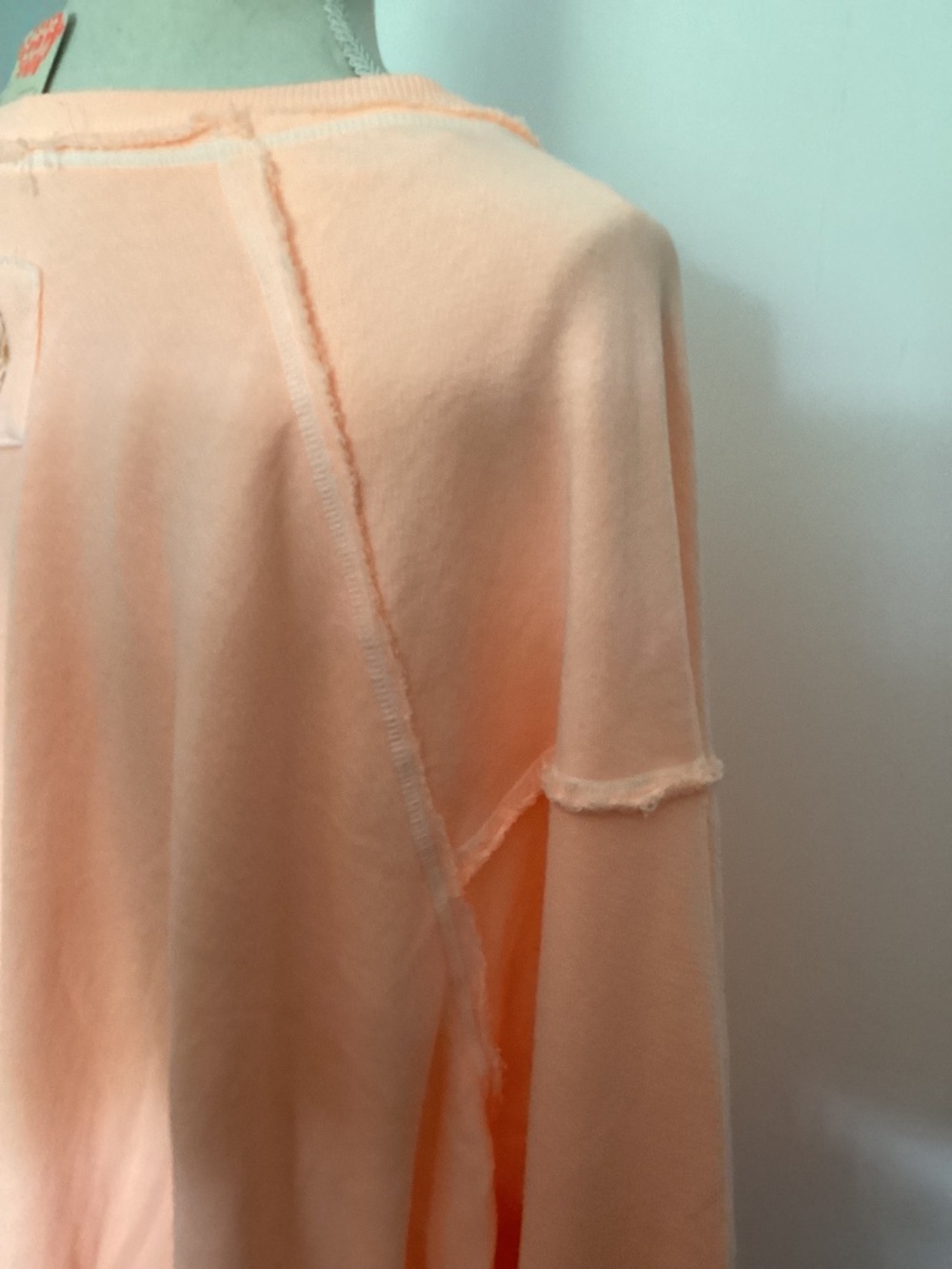 NWT FREE PEOPLE MOVEMENT PASTEL PEACH SWEATSHIRT HIGH LOW SZ MEDIUM - Picture 7 of 16